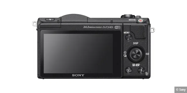 Das Display der Sony Alpha A5100 misst 3 Zoll und löst mit 921.600 Bildpunkten hoch auf. Es lässt sich um 180 Grad nach oben klappen.