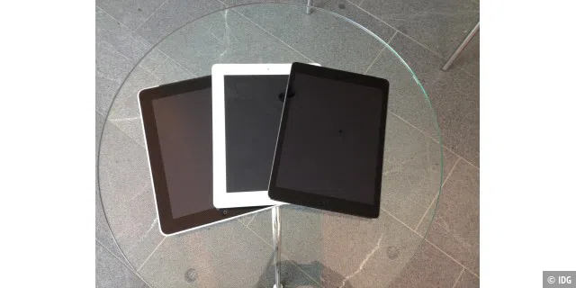 Die Unterschiede zwischen iPad Air, iPad 2 und iPad 1 fallen deutlich auf: Das Ur-iPad ist wesentlich dicker und schwerer.