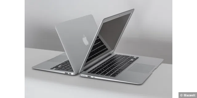 Die beiden Modelle des Macbook Air mit 11 Zoll und 13 Zoll großem Display im Größenvergleich.