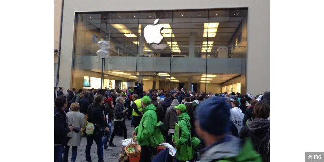 iPad Air: Schlange vor dem Münchner Apple Store