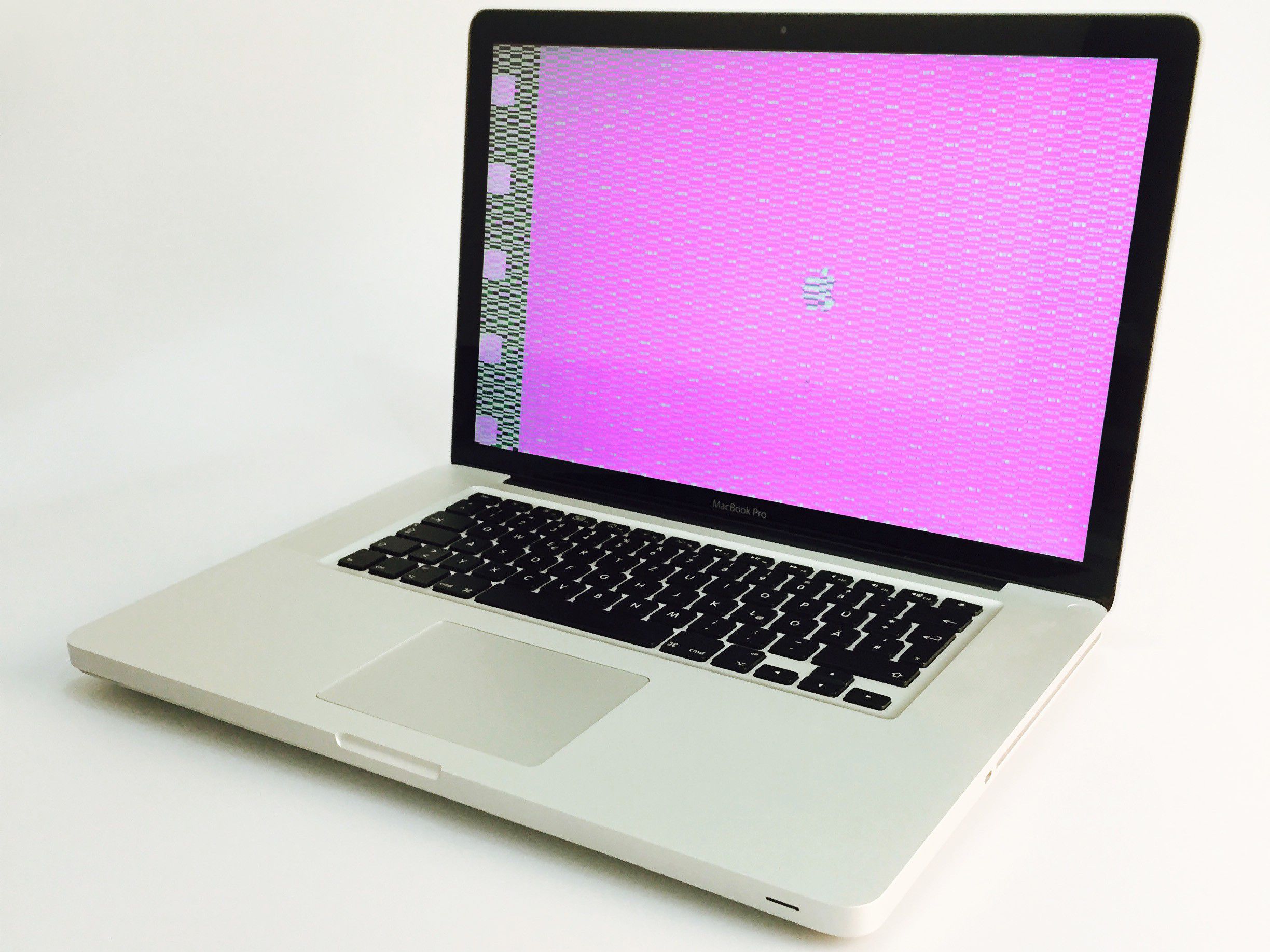 A1286 Apple MacBook Pro 2011 Reparatur Grafikchip Austausch 1Jahr Gewährleistung 