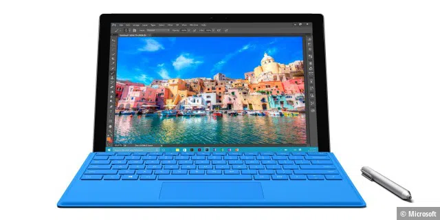 Mit dem angeschlossenen Surface Type Cover wird das Surface Pro 4 zum vollwertigen Laptop.