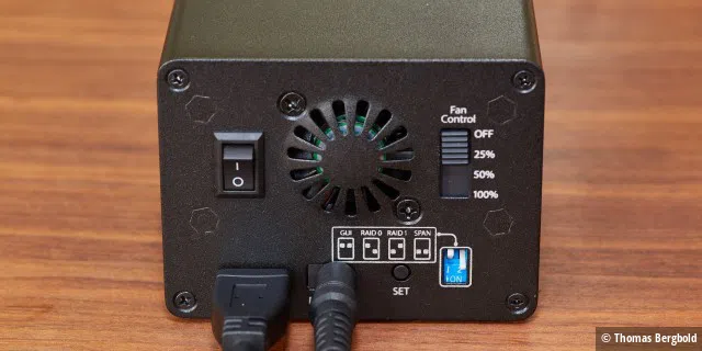 Sehr praktisch am Startech ist der Schalter für den Lüfter und die guten Leistungsdaten verdankt das S252BU313R seinem RAID-Kontroller.
