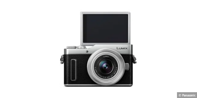 Panasonic Lumix GX880 Vorderansicht mit aufgeklapptem und gedrehten Display