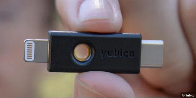 Der YubiKey 5Ci verfügt über einen Lightning-Anschluss für den Einsatz auf iOS-Geräten und einen USB-C-Stick für die Verbindung mit einem Mac. Mit USB-C-fähigen iPads funktioniert es noch nicht.