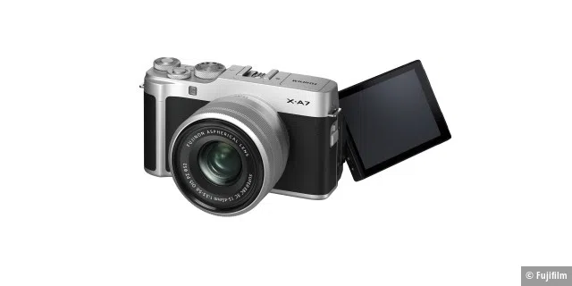 Das mit 3,5 Zoll recht große Touchdisplay der Fujifilm X-A7 lässt sich drehen und schwenken. Sogar Selfies sind so möglich.