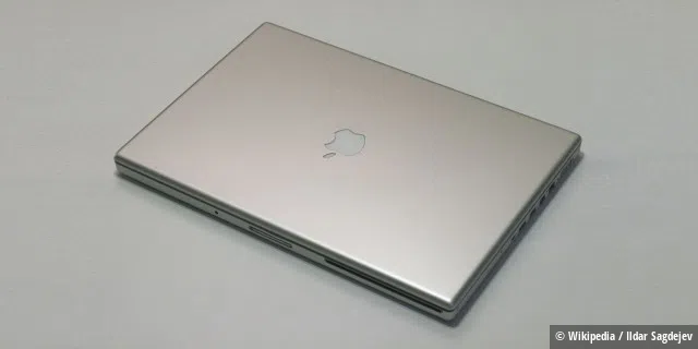 Das erste MacBook Pro wirkt im vergleich zu neuen Modellen recht klobig.
