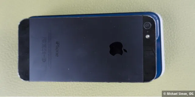 Das ursprüngliche iPhone SE ist immer noch etwas kleiner als das iPhone 12 Mini (Mitte) und iPhone SE (unten).