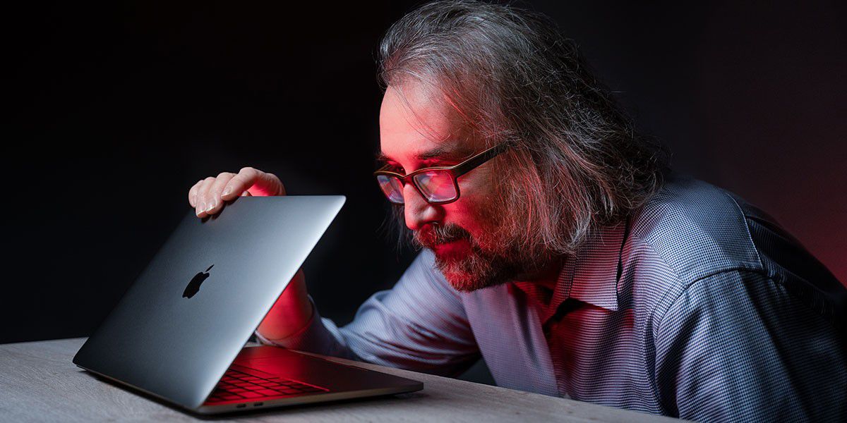In diesen Zeiten ist es gut, jemanden zu haben, der einen so ansieht wie Craig Federighi das Macbook Air M1. Oder unser Autor das Macbook Pro M1.