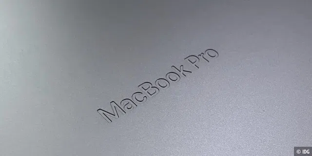 Der Schriftzug „Macbook Pro“ wandert auf die Unterseite des Gehäuses. Das ist Apples neue Bescheidenheit.