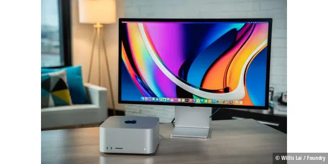 Mit einer Höhe von 3,7 Zoll (9,4 cm) passt der Mac Studio problemlos unter das neue Studio Display von Apple.