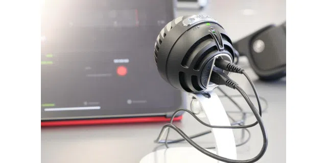Shure hat sein Podcast Mikrofon-Klassiker MV5 mit einem USB-C Anschlusskabel aktualisiert.