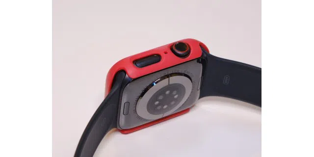 Die Diruite Schutzhülle ist ein kompletter Schutz für das Glas und das Gehäuse der Apple Watch.